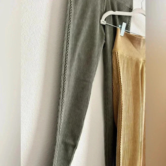 Aerie Offline Seamless 7/8 set of 2 leggings | size small - Picture 3 of 8